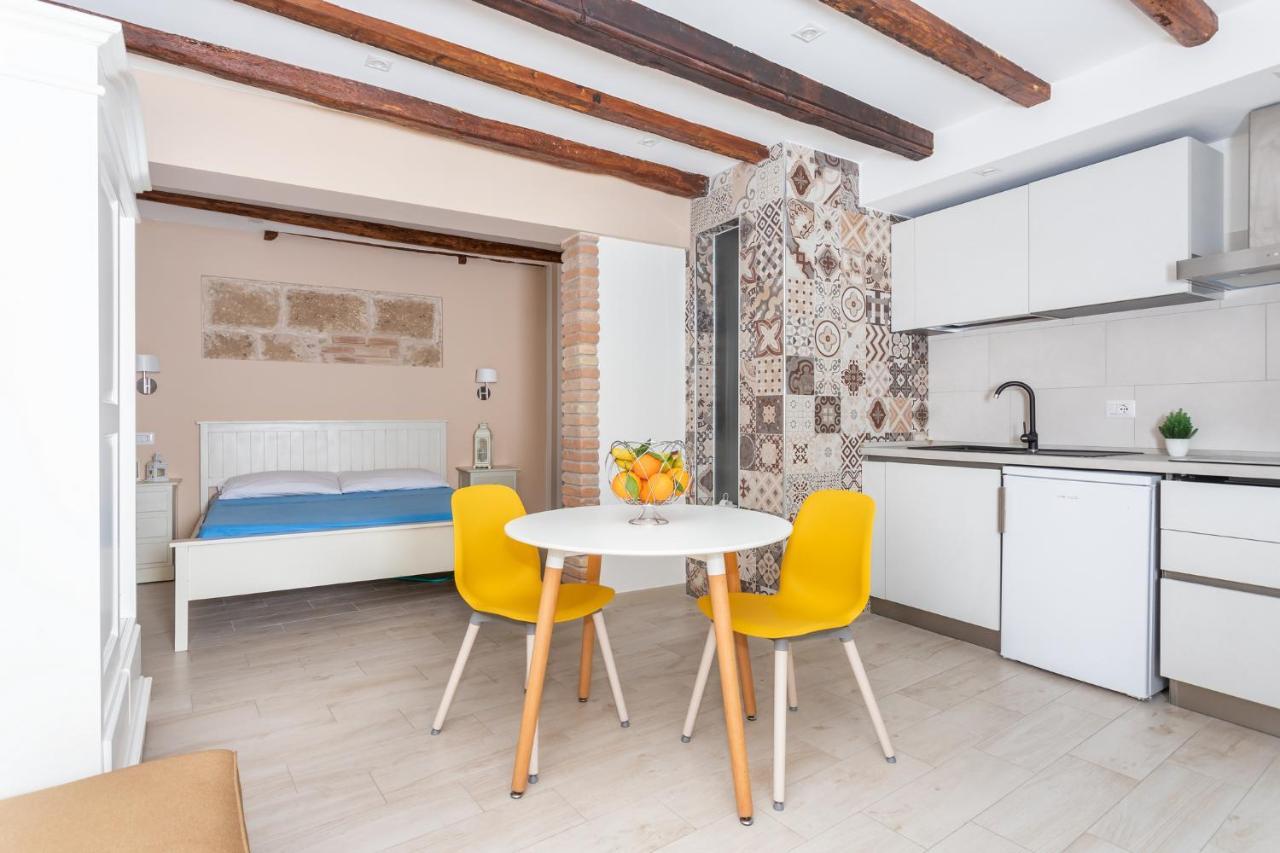 Carmencita Apartment Альгеро Экстерьер фото
